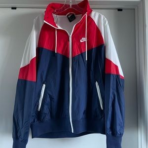 Nike Windbreaker in size medium
